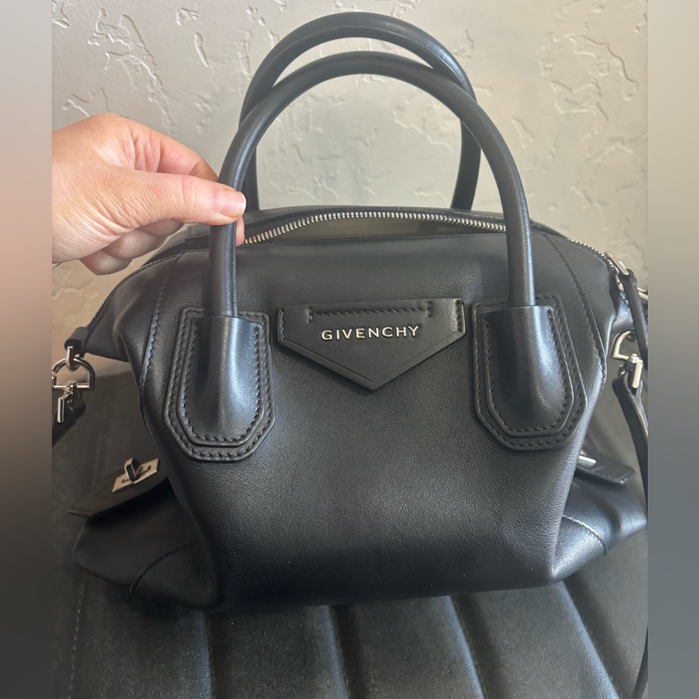 Givenchy soft small Antigona crossbody